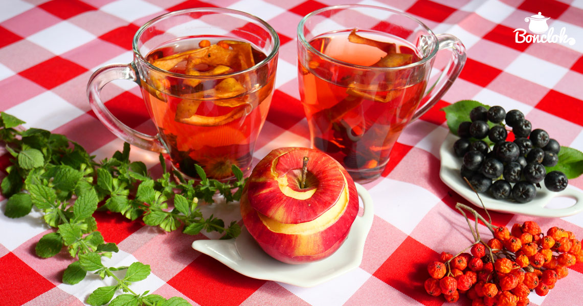 Herbatka z dodatkie suszonych skórek jabłek. Fot. Anna Lerch-Wójcik